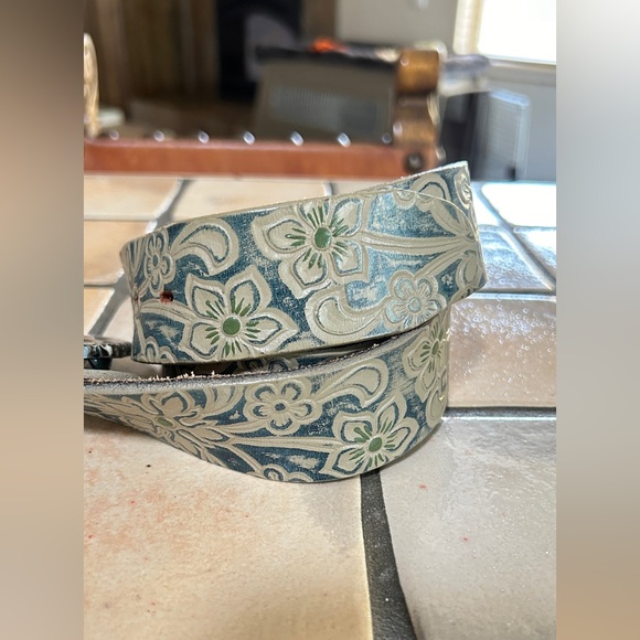 Elvis Presley belt buckle hand tooled belt - Picture 4 of 4